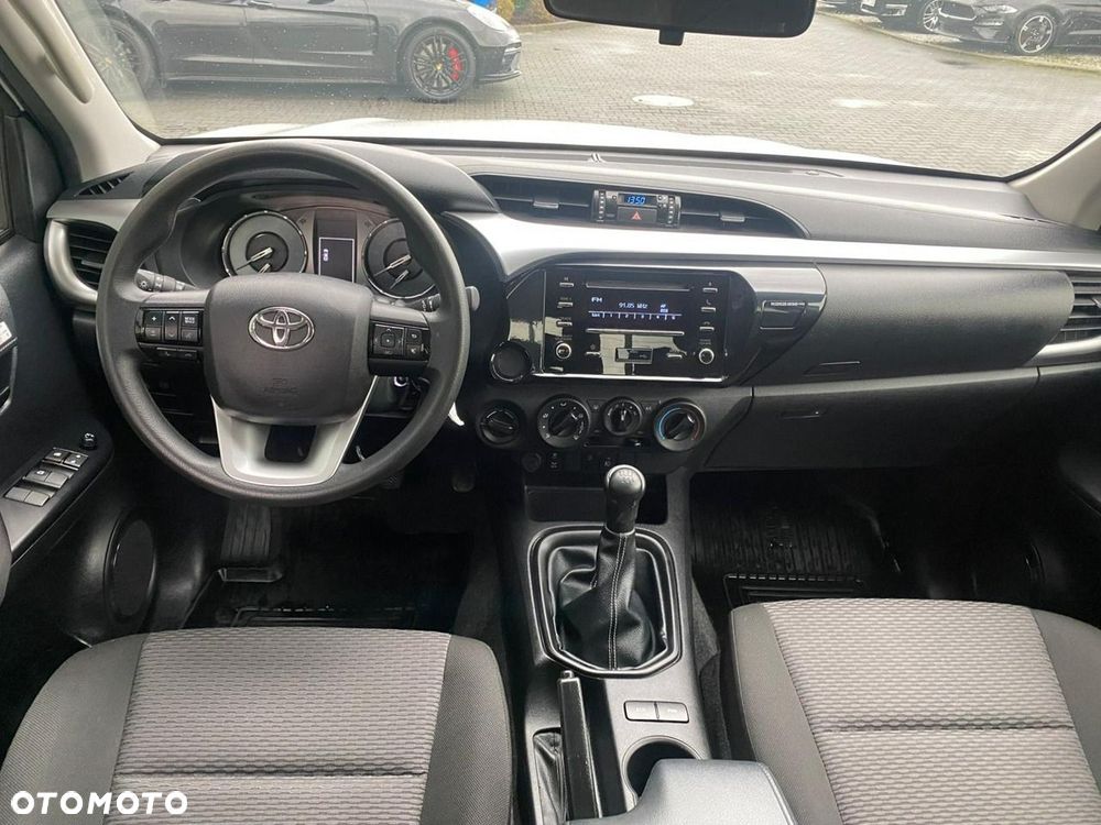 Toyota Hilux - 12