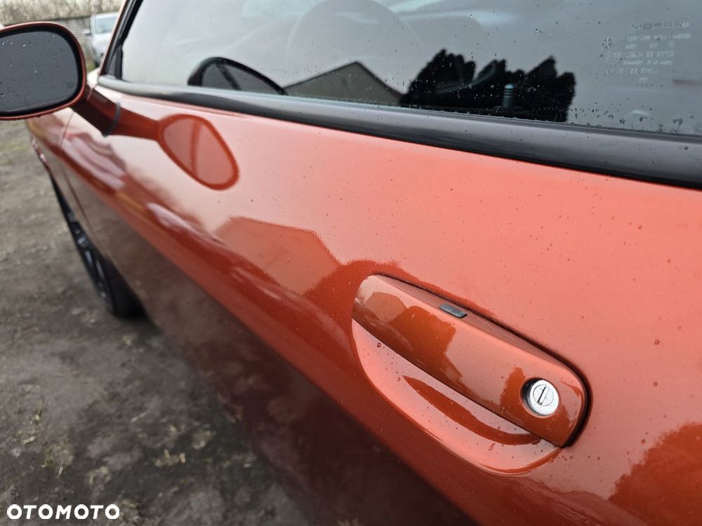 Dodge Challenger - 12