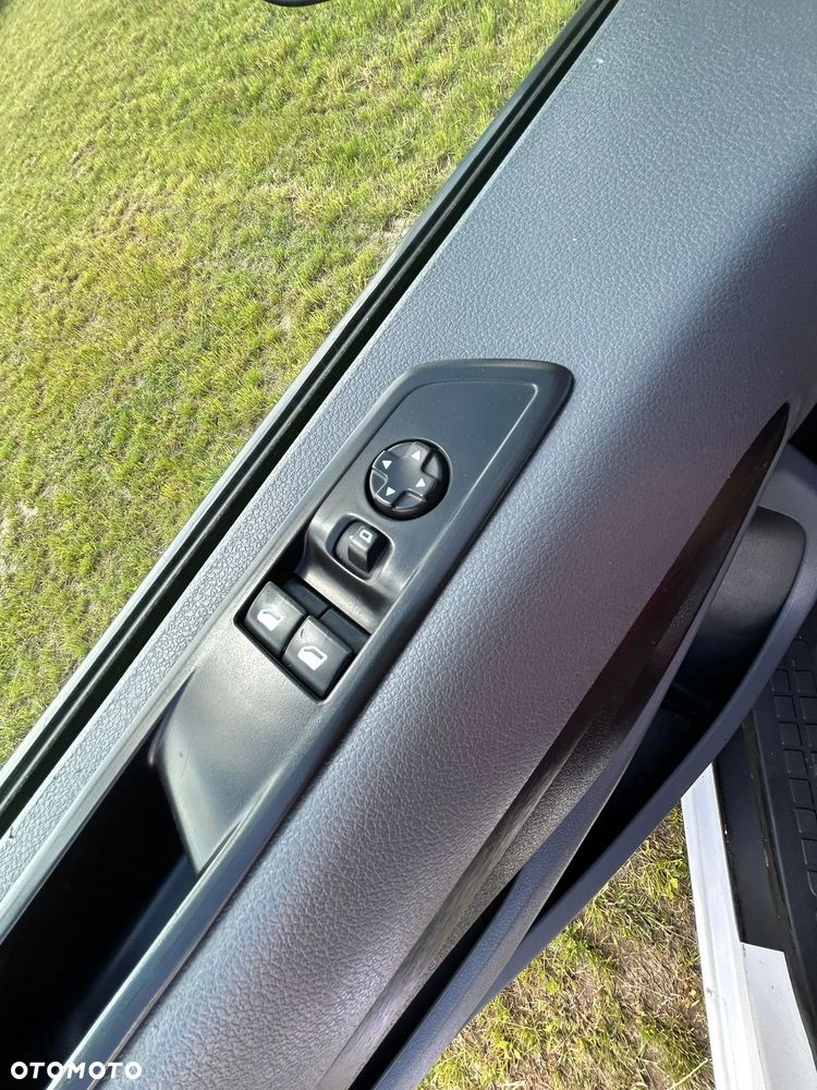 Opel Vivaro - 12