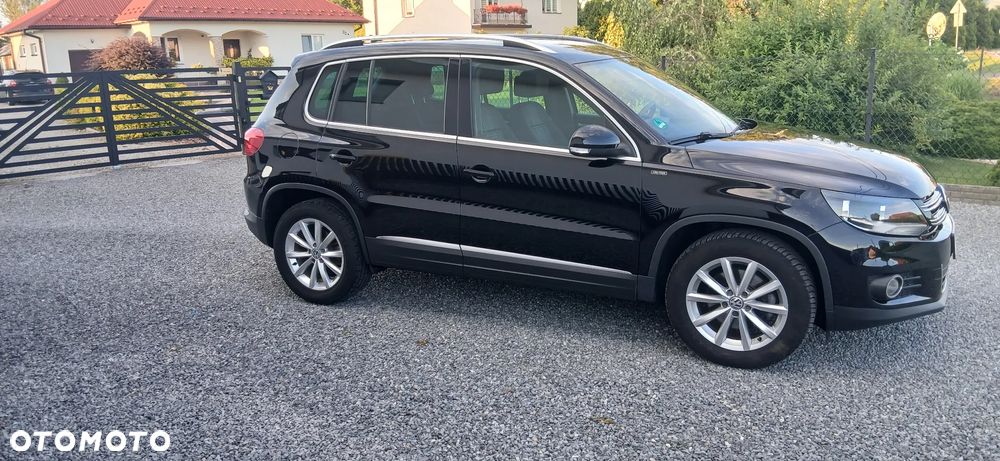 Volkswagen Tiguan 2.0 TDI DPF BlueMotion Technology Lounge Sport & Style - 4
