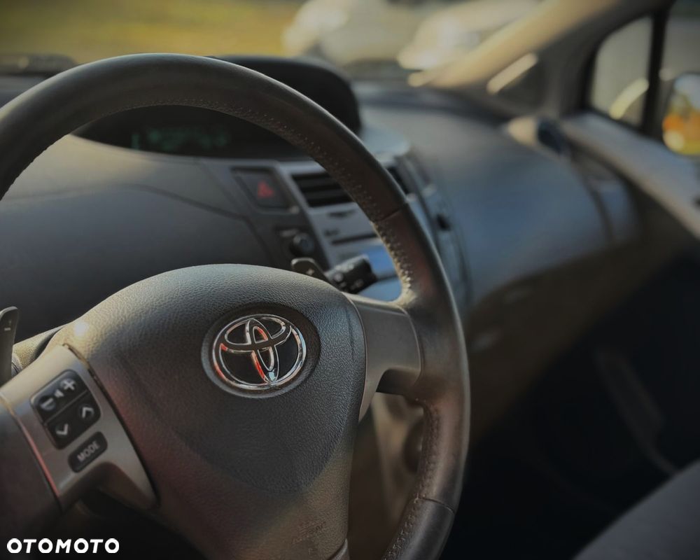 Toyota Yaris - 14