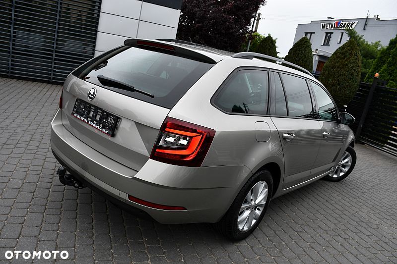 Skoda Octavia 1.6 TDI DSG Style - 4