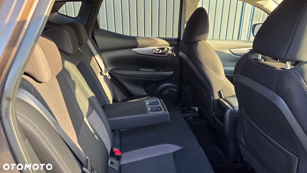 Nissan Qashqai 1.5 dCi N-CONNECTA - 12