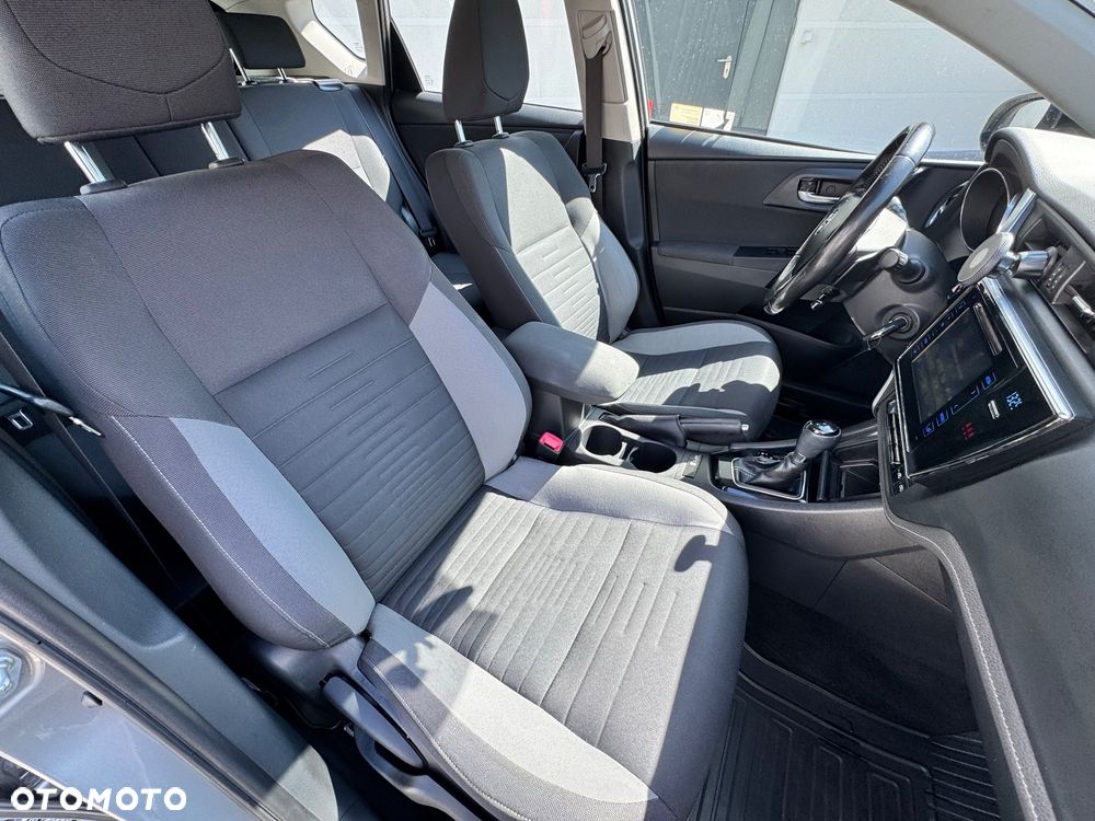 Toyota Auris 1.6 Premium MS - 37