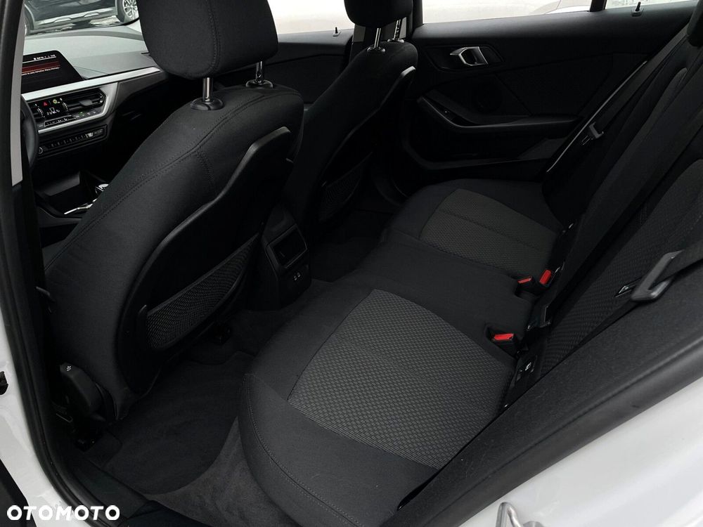 BMW Seria 1 118i - 18