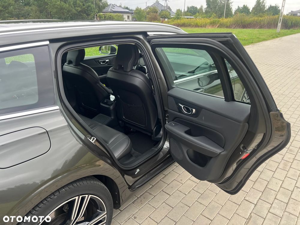 Volvo V60 T6 AWD Recharge Geartronic Inscription Expression - 34