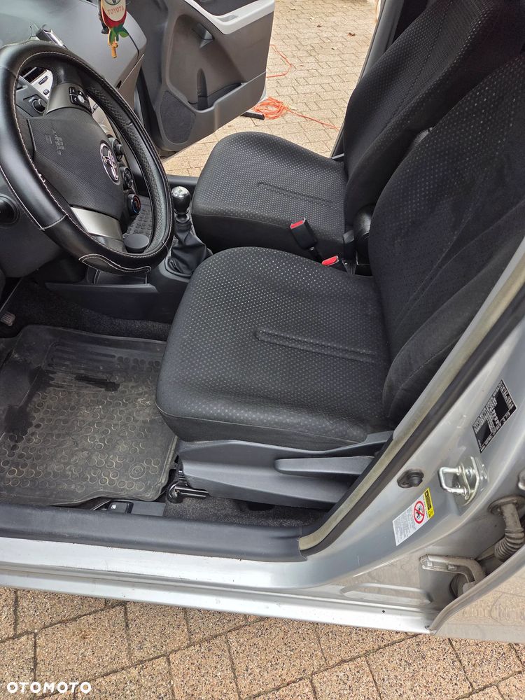 Toyota Yaris - 6