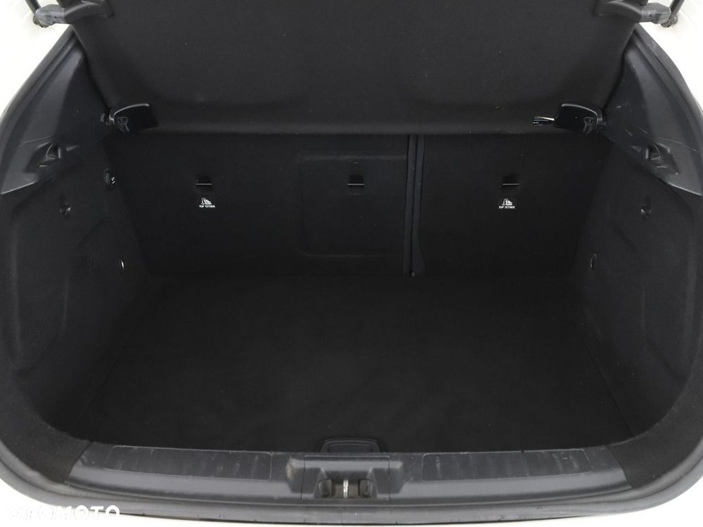 Infiniti Q30 - 21