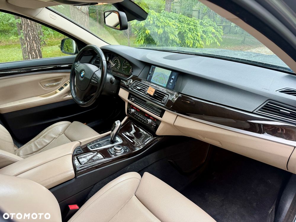 BMW Seria 5 535i xDrive Luxury Line - 17