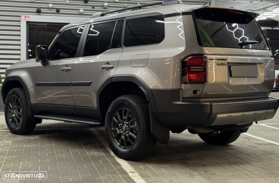 Toyota Land Cruiser Prado - 5