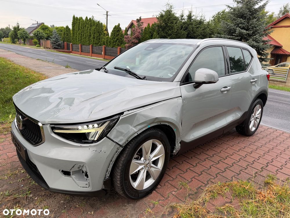 Volvo XC 40 B3 B DKG Plus Black Edition - 2