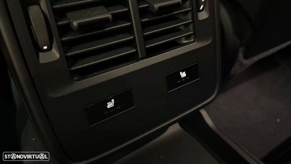 Porsche Taycan 4S - 38