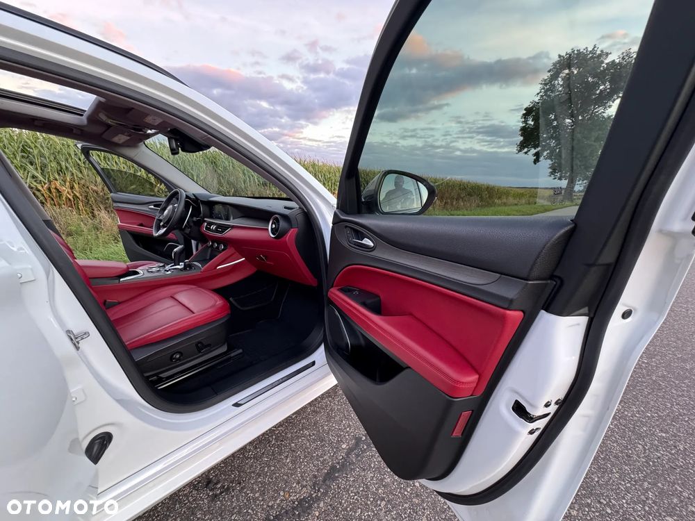 Alfa Romeo Stelvio 2.0 Turbo 16V AT8-Q4 Ti - 21