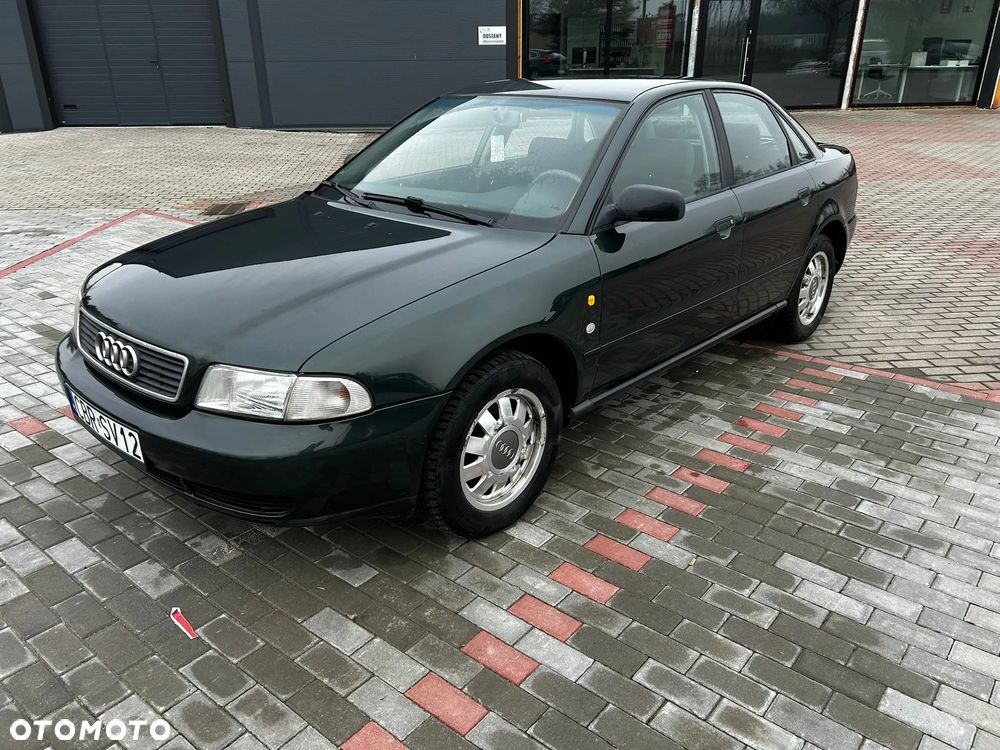 Audi A4 Limousine - 8