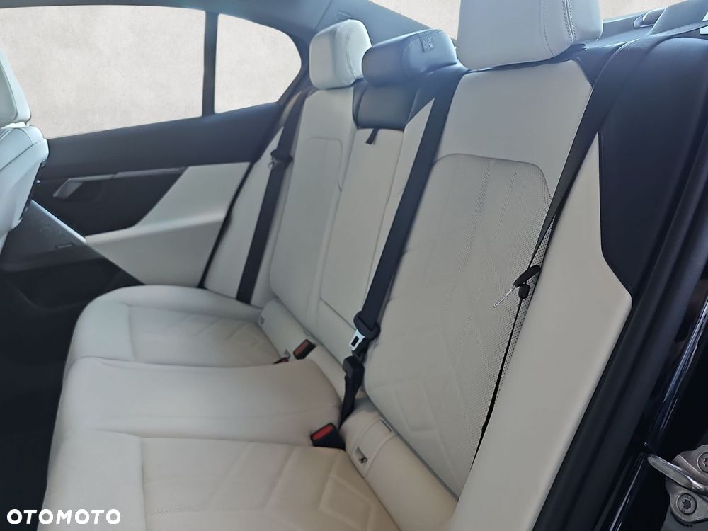 BMW Seria 5 - 24