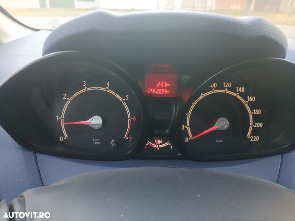 Ford Fiesta 1.25 Ambiente - 8