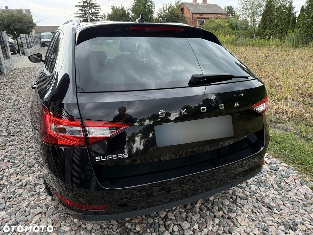 Skoda Superb 2.0 TDI DSG Premium Edition - 8