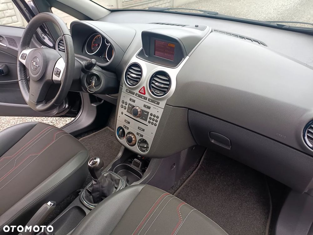 Opel Corsa 1.4 16V 150 Jahre - 11