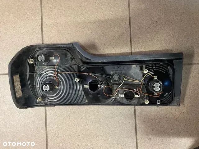 LAMPA TYŁ PRAWA BMW E32 1374042R - 4