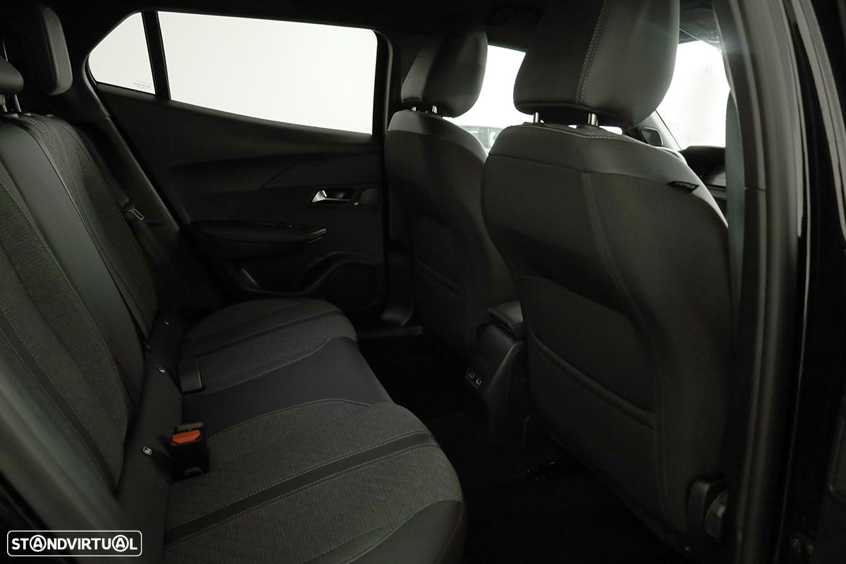 Peugeot 2008 1.2 PureTech Allure - 22