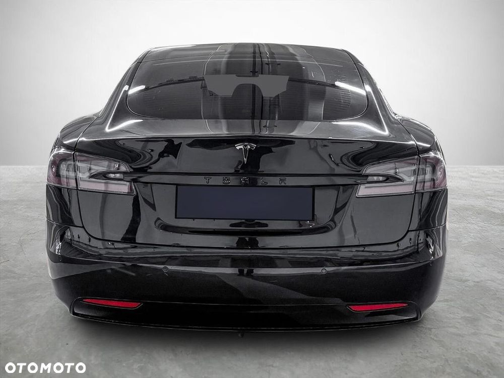 Tesla Model S - 3