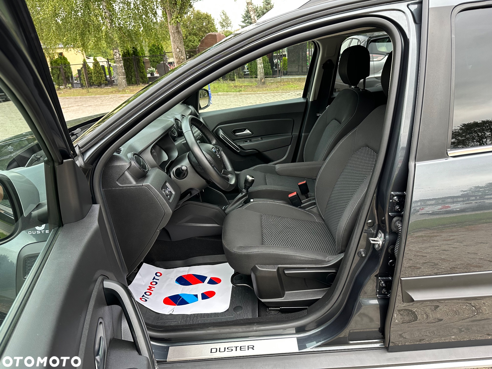 Dacia Duster 1.6 SCe Laureate S&S - 13