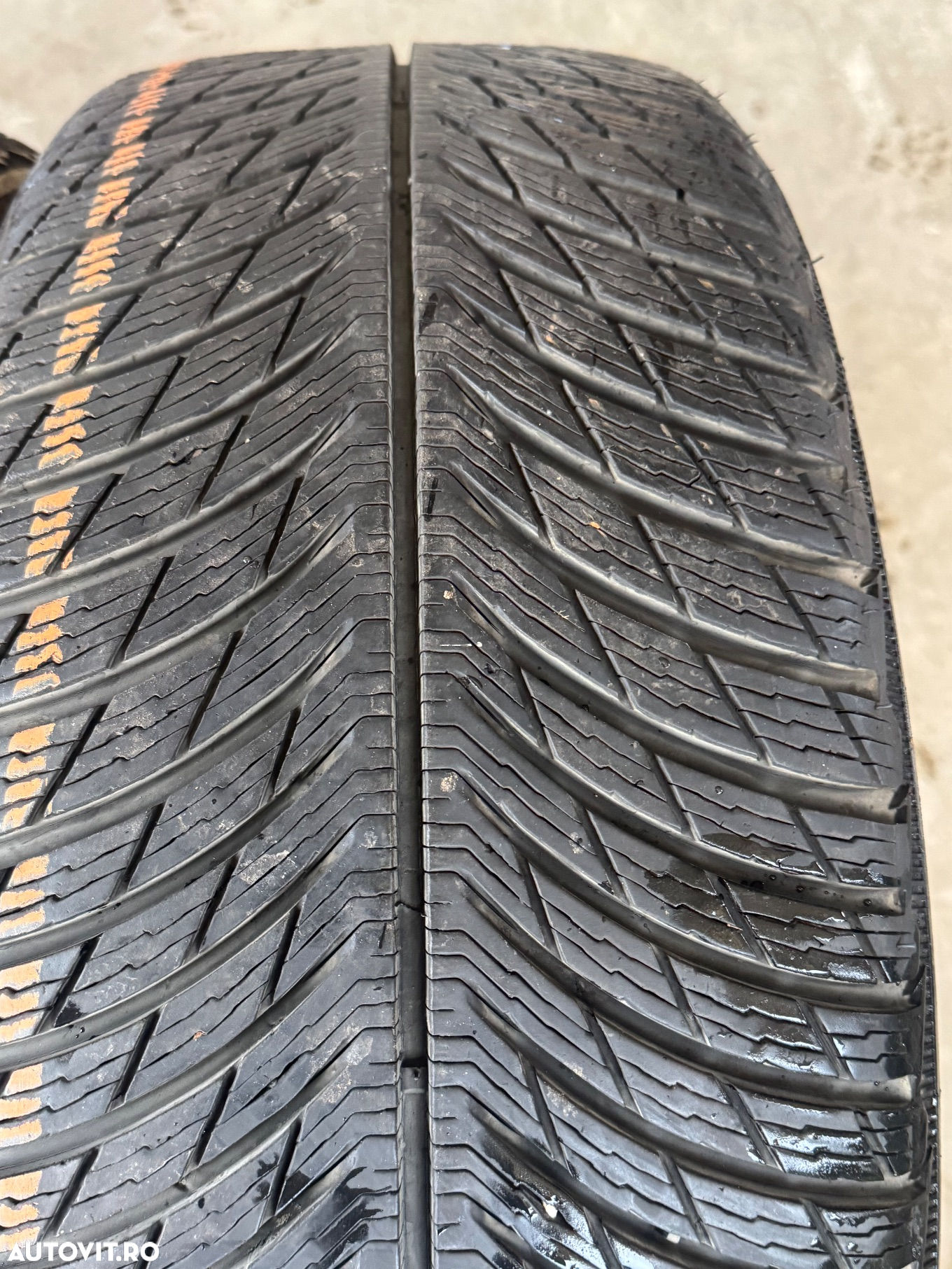 Vând 2 anvelope 235/45/20 Michelin de iarnă ca noi - 4
