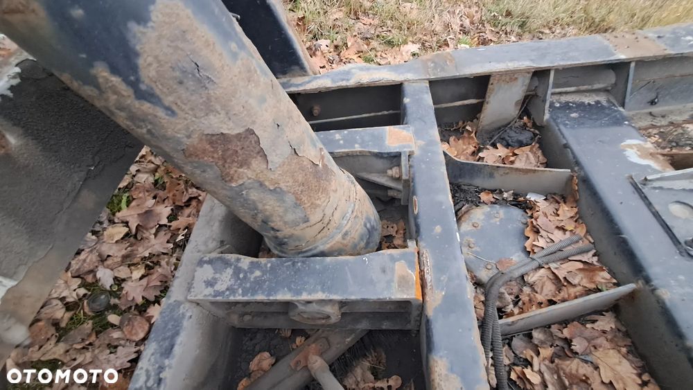 Silownik 5sekcji naczepa mega na uchwytach - 2