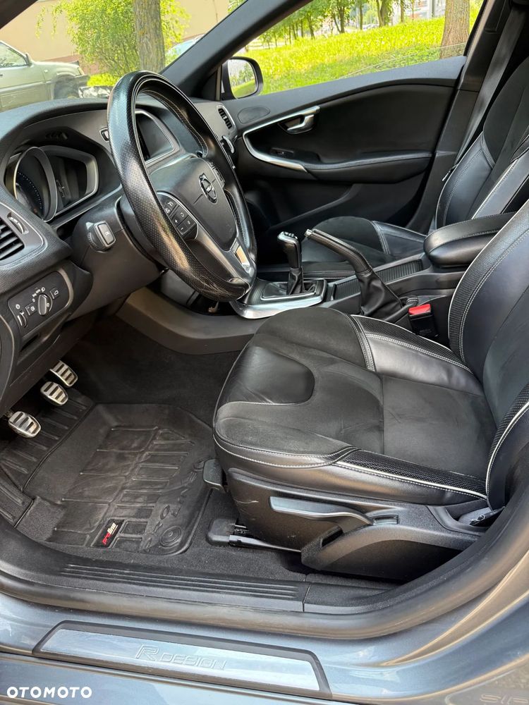 Volvo V40 D3 Drive-E R-Design Momentum - 15