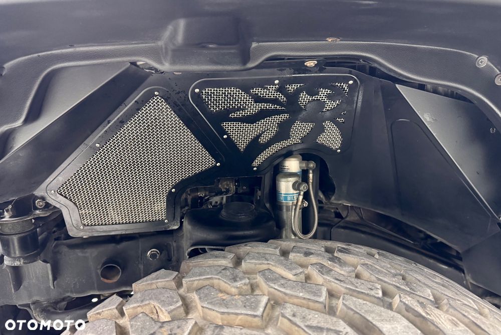 Jeep Wrangler - 28