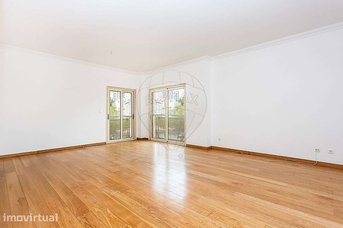 Apartamento T3 para arrendamento - Grande imagem: 2/17