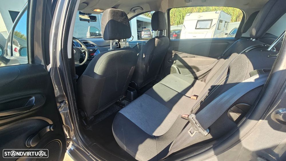 Fiat Punto 1.2 Young S&S - 19