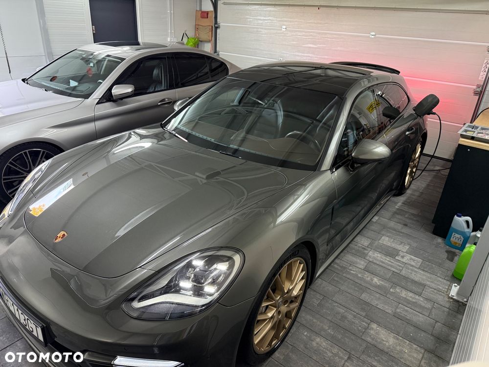 Porsche Panamera 4 Platinum Edition - 27
