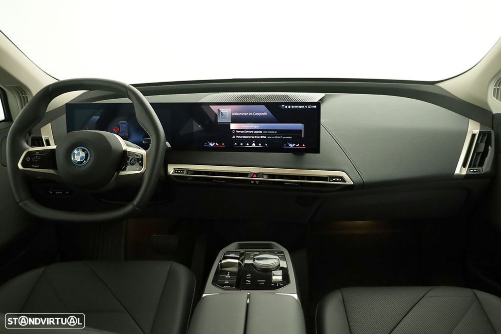 BMW iX xDrive 40 - 8