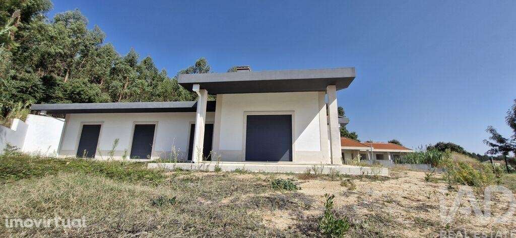 Casa / Villa T4 em Rio Maior de 218,00 m2 - Grande imagem: 3/30