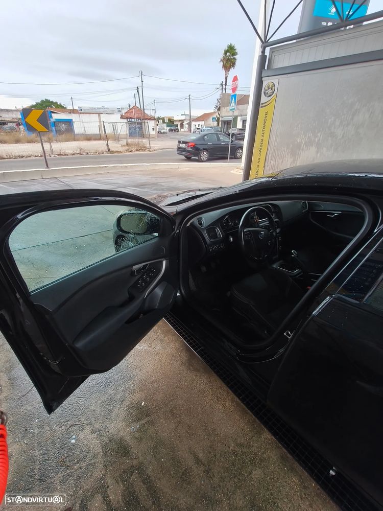Volvo V40 D2 Momentum - 9