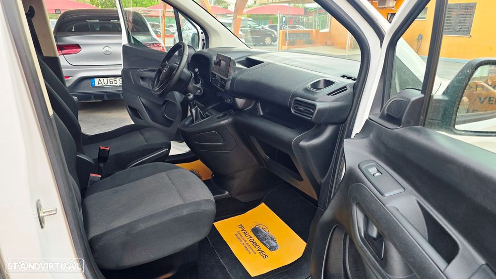 Opel Combo 1.5 CDTi L2H1 Essentia - 17