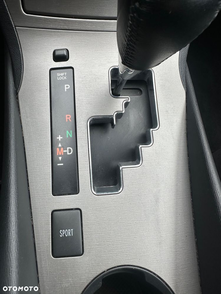 Toyota Avensis 1.8 Sol plus NAVI MS - 20