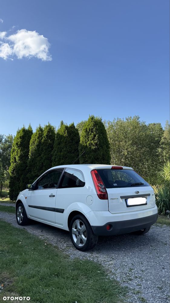 Ford Fiesta - 2
