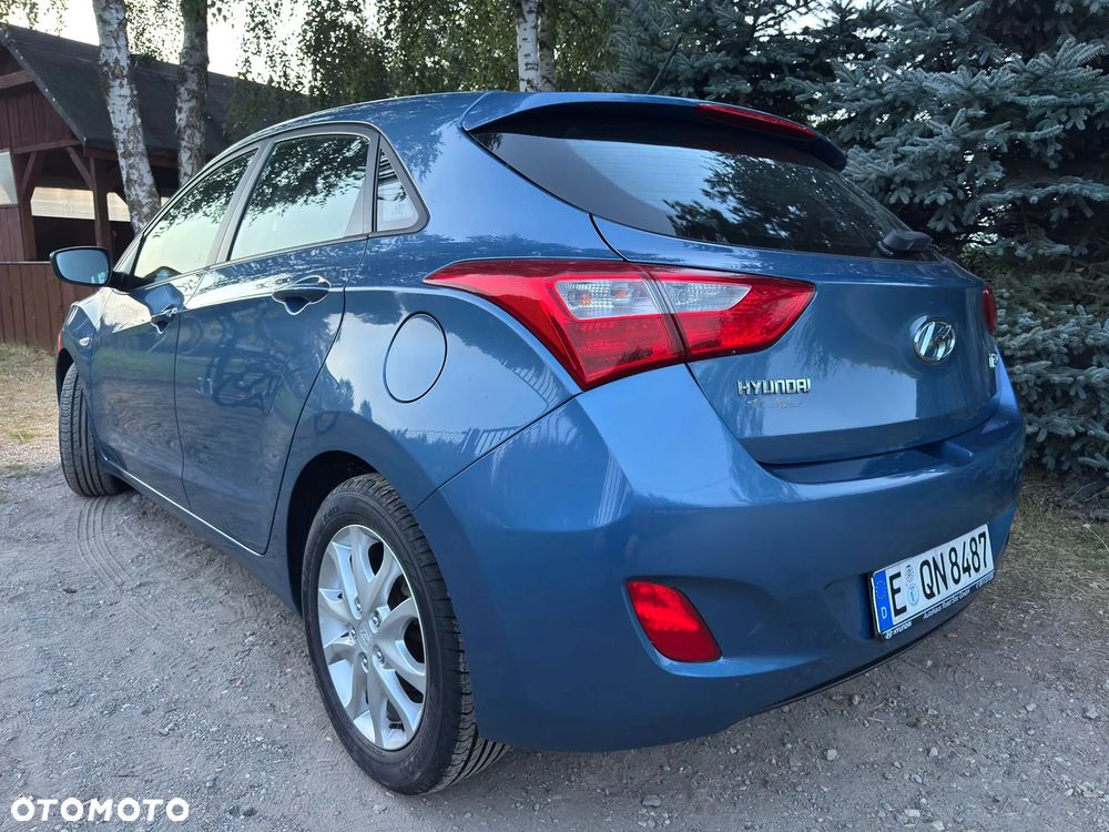 Hyundai i30 blue 1.4 Style - 2