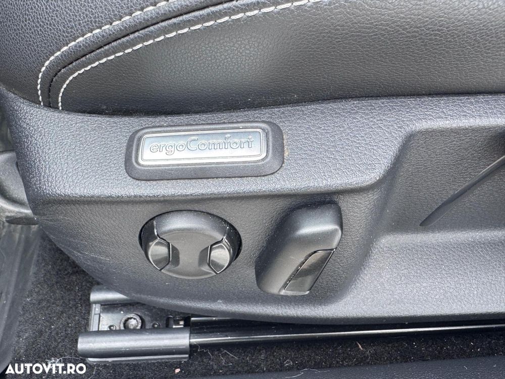 Volkswagen Passat 2.0 TDI DSG Highline - 27