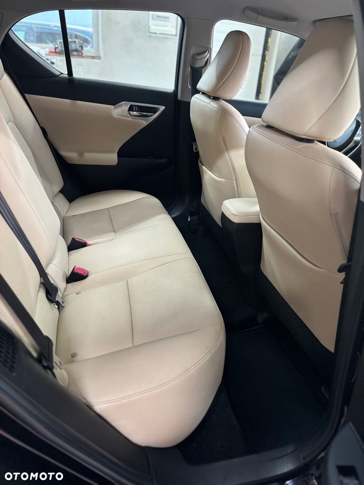 Lexus CT 200h Prestige - 30