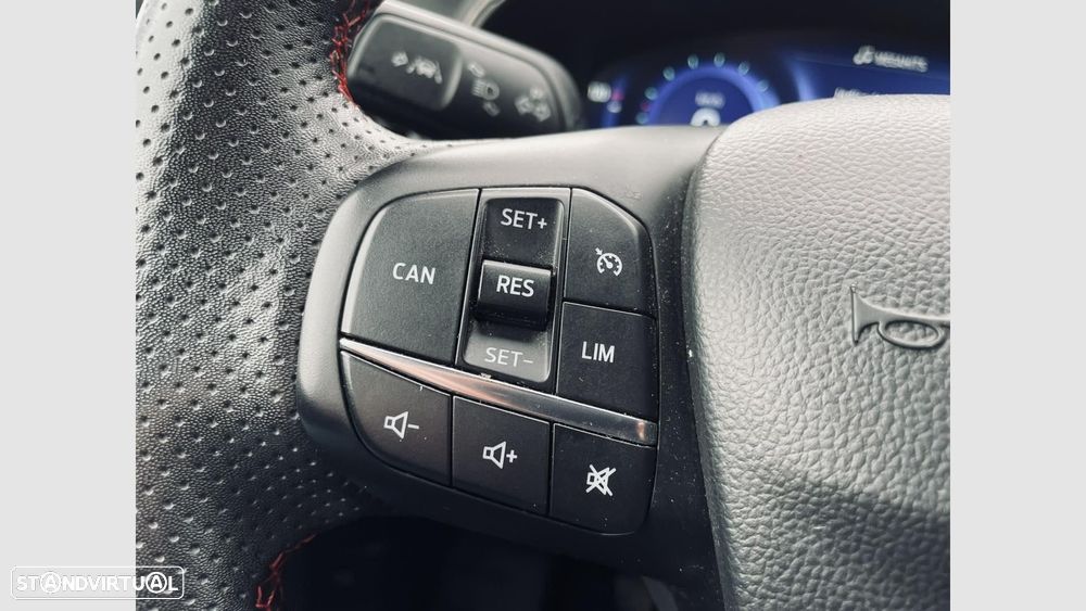Ford Focus SW 1.0 EcoBoost MHEV ST-Line X — fotografia 16