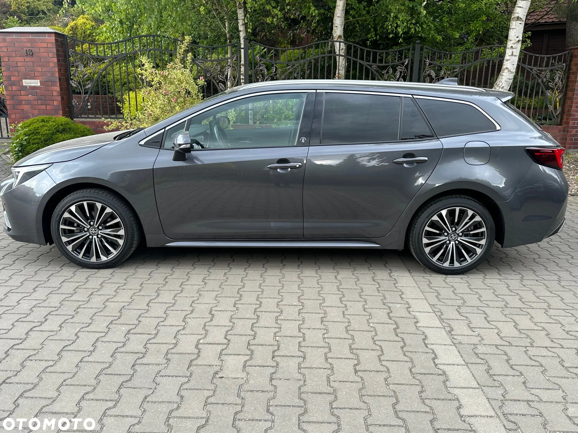 Toyota Corolla 1.8 Hybrid Team Deutschland - 6