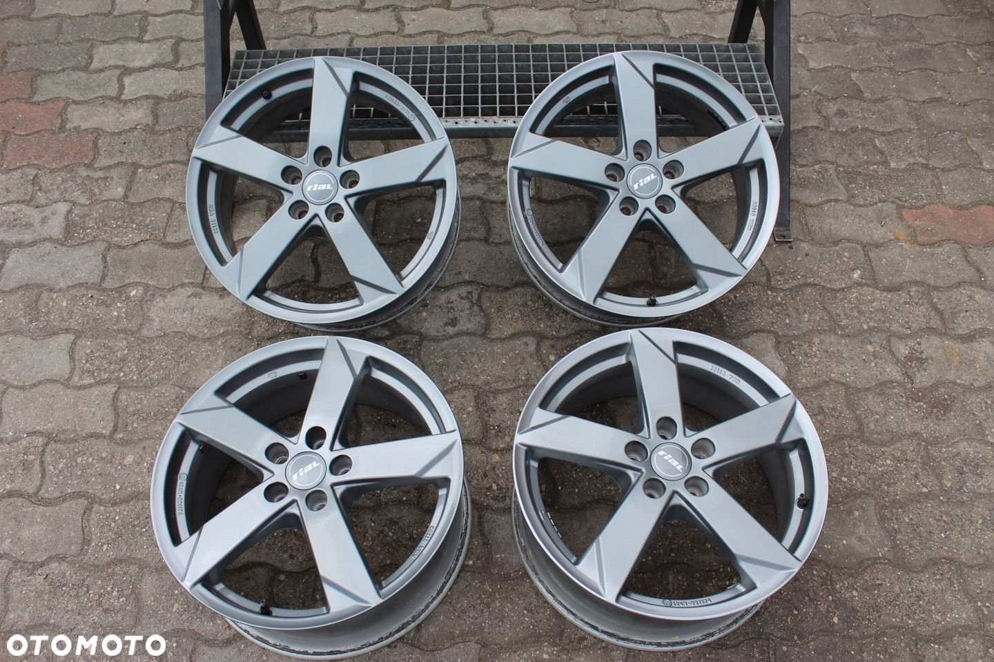 RIAL 18cali 5x114,3 ET49,5 HYUNDAI KIA RENAULT HONDA TOYOTA - 2