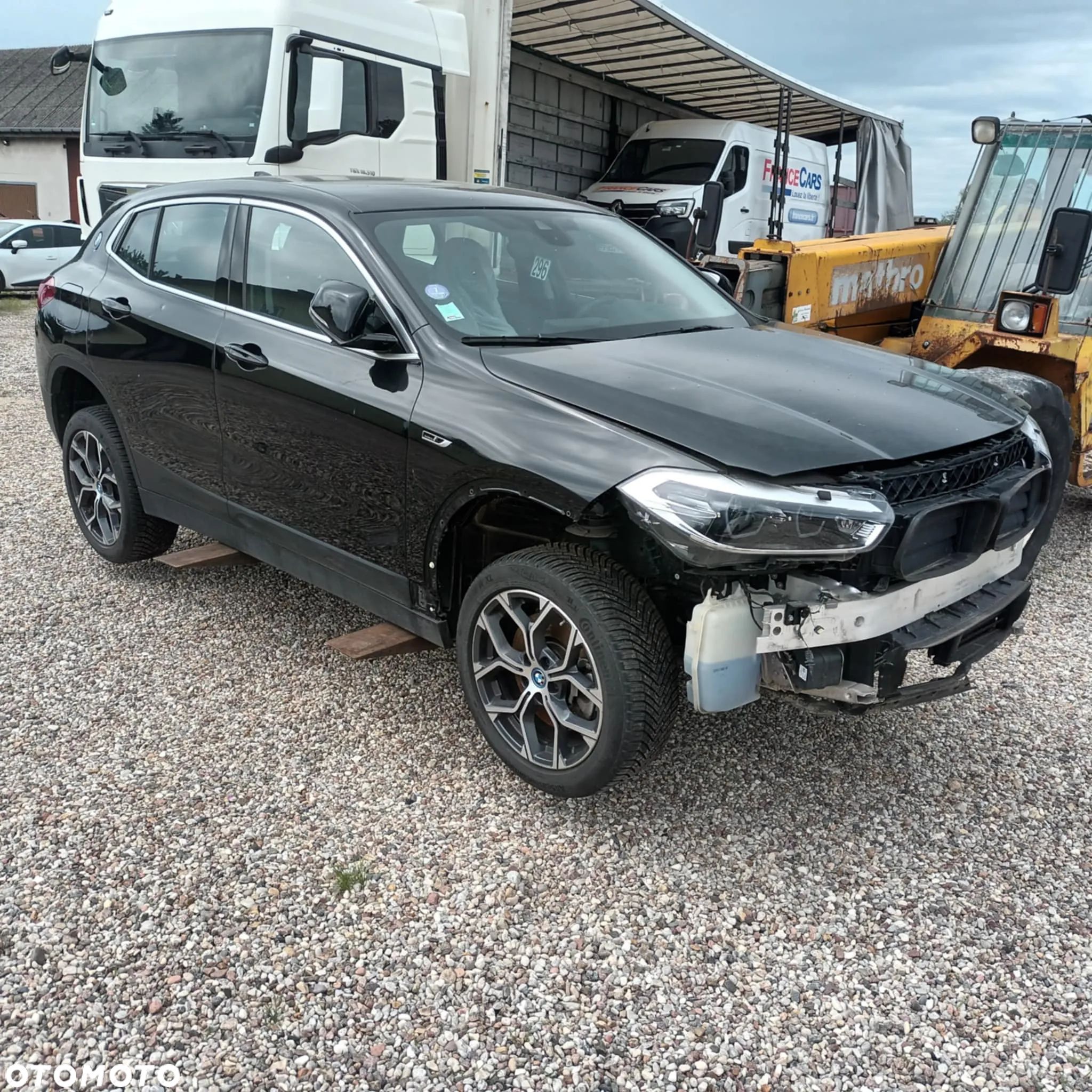 BMW iX2 eDrive20 - 1