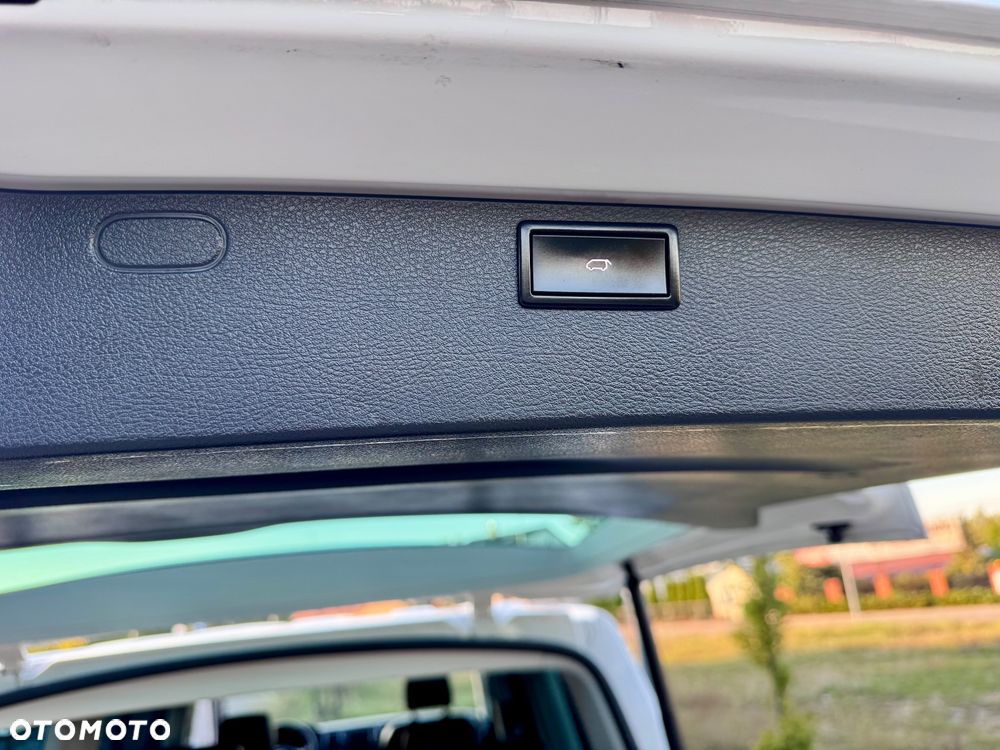 Volkswagen Multivan - 22