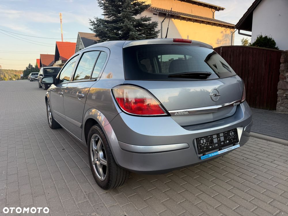 Opel Astra 1.6 Enjoy - 4