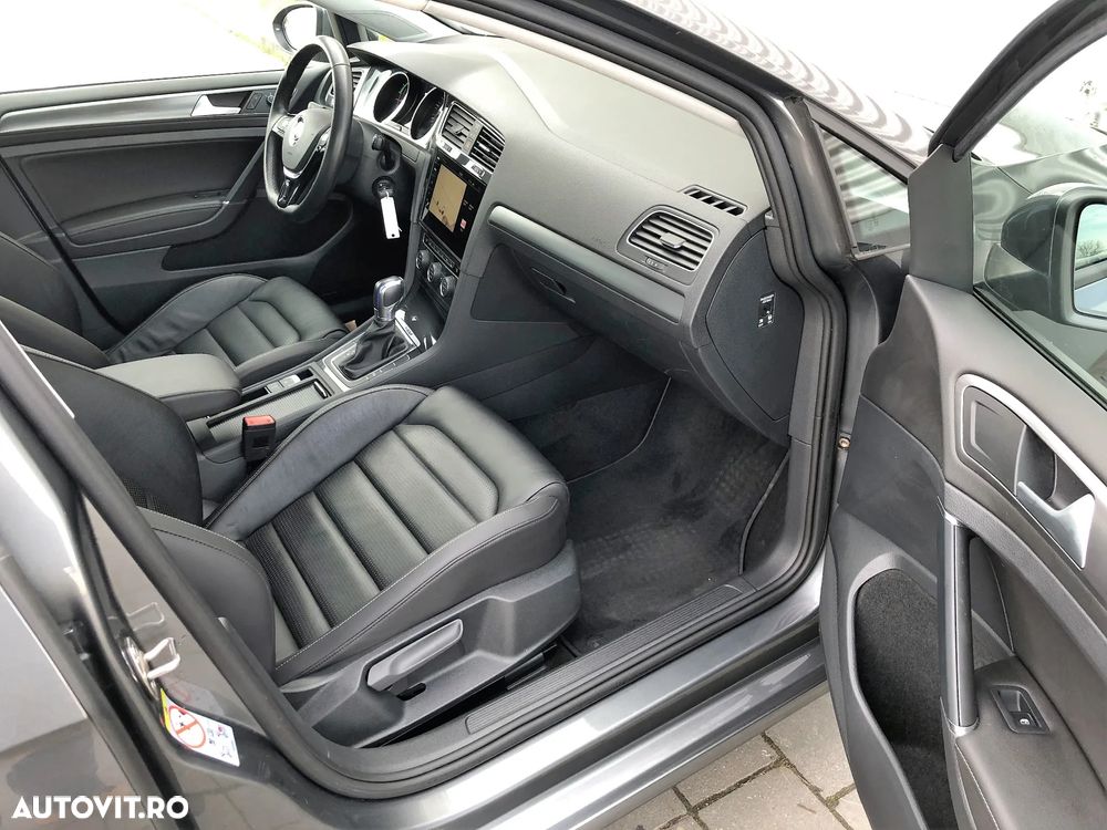 Volkswagen e-Golf - 17