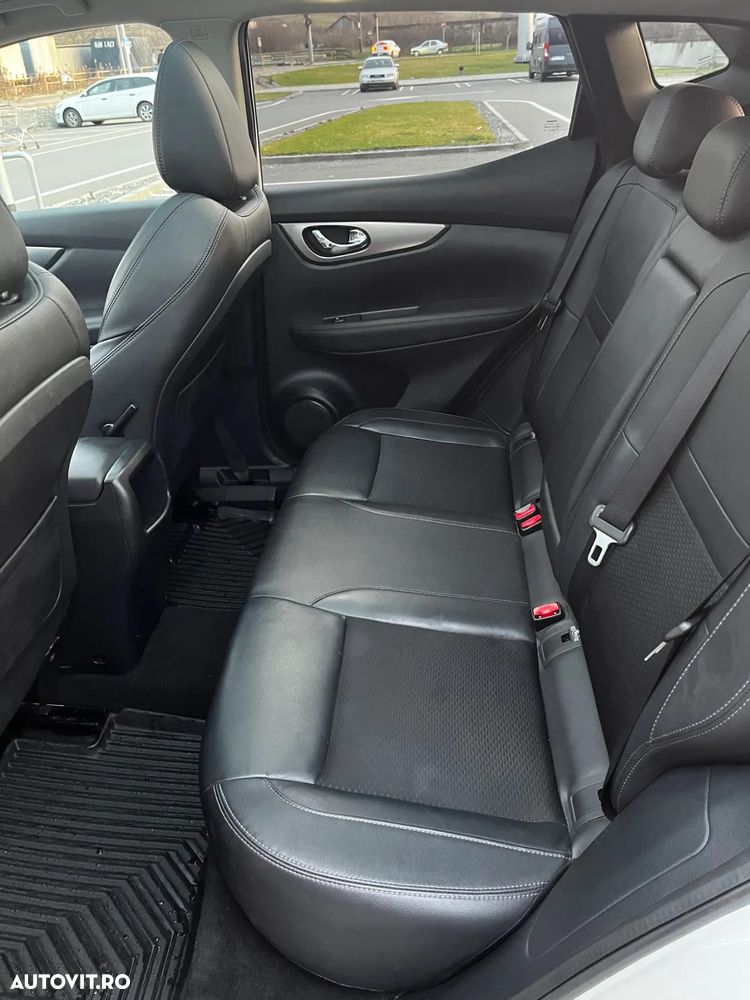 Nissan Qashqai 1.6 DCI Start/Stop Tekna - 16